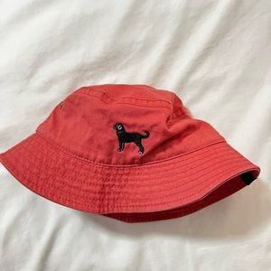 The black dog bucket hat